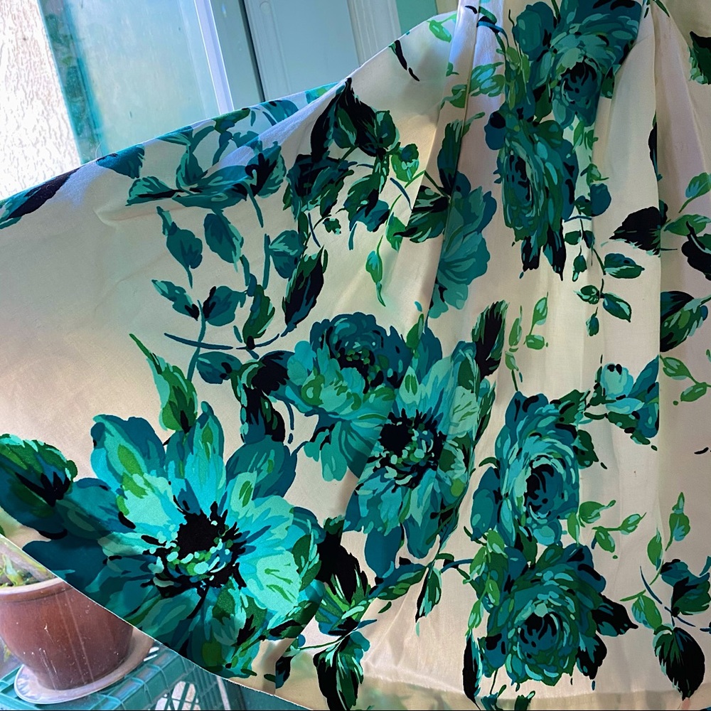 Floral Tea Party Dress - Picture 2 of 4